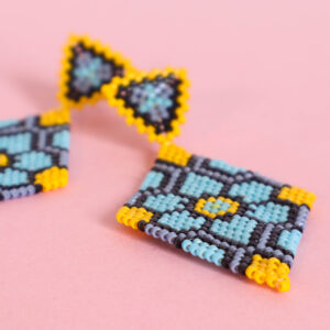 ARETES ROMBO FLOR