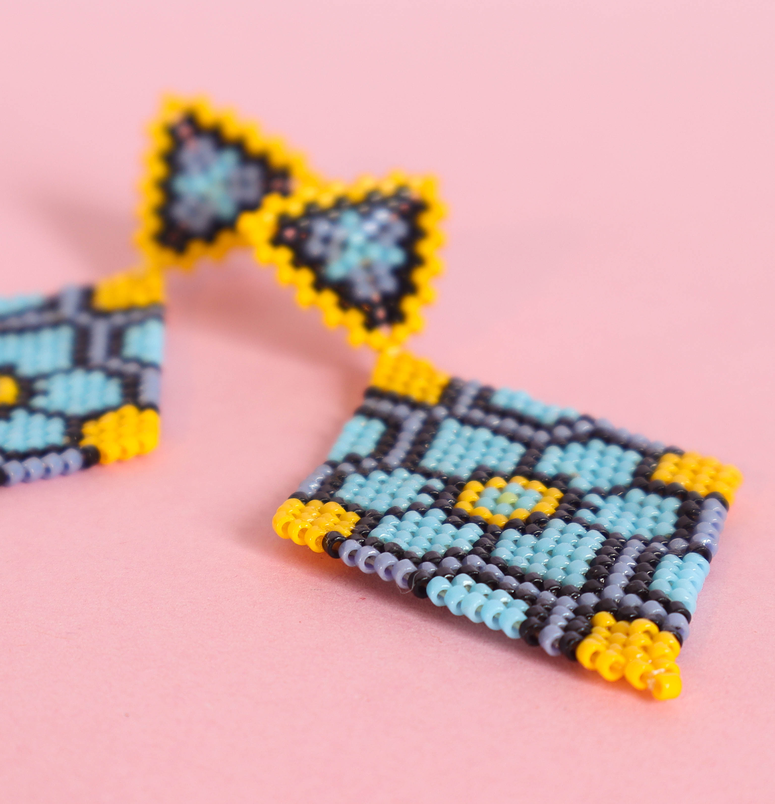ARETES ROMBO FLOR