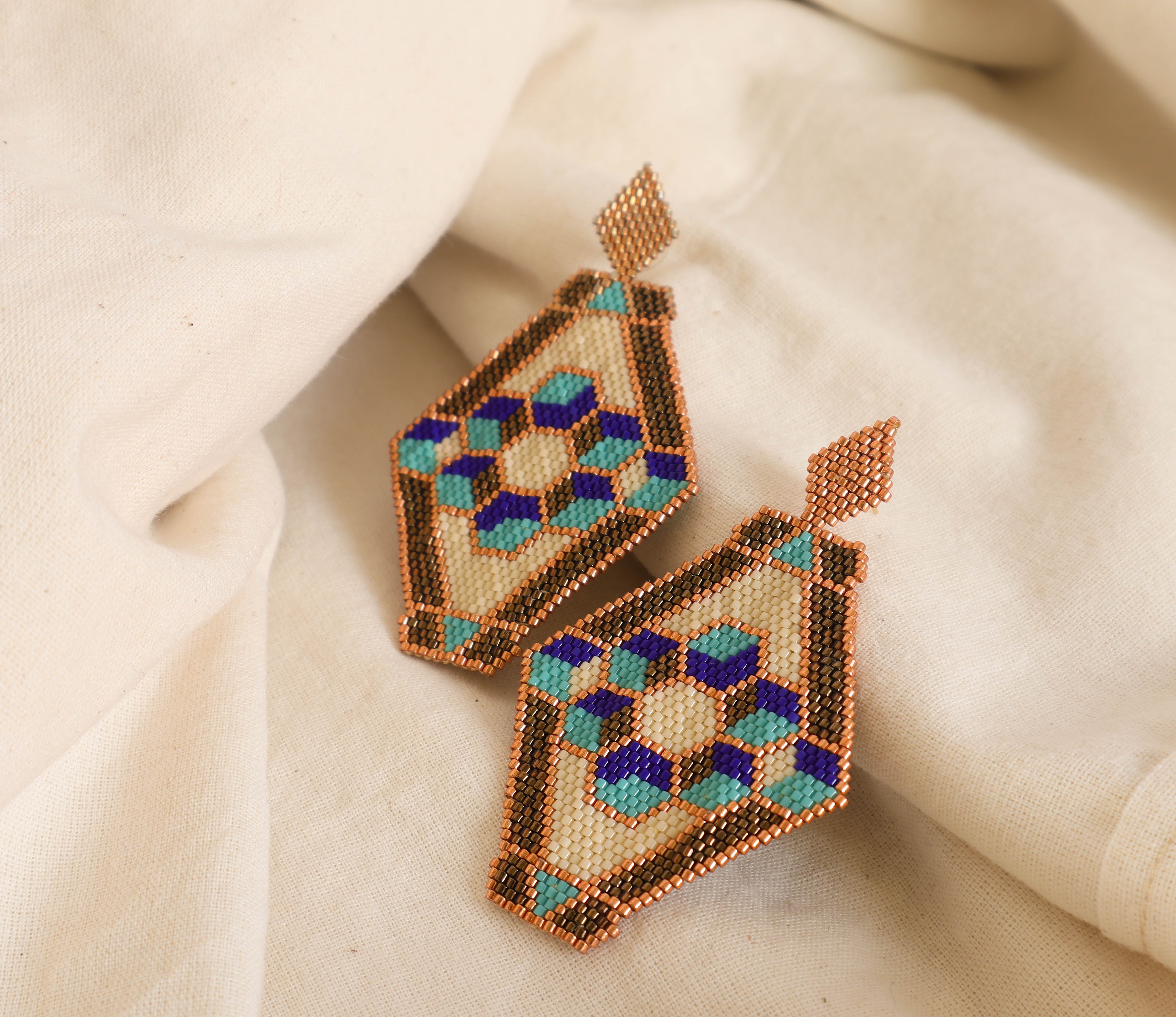 ARETES DIAMANTE 3D COLOR TIERRA Y AGUA