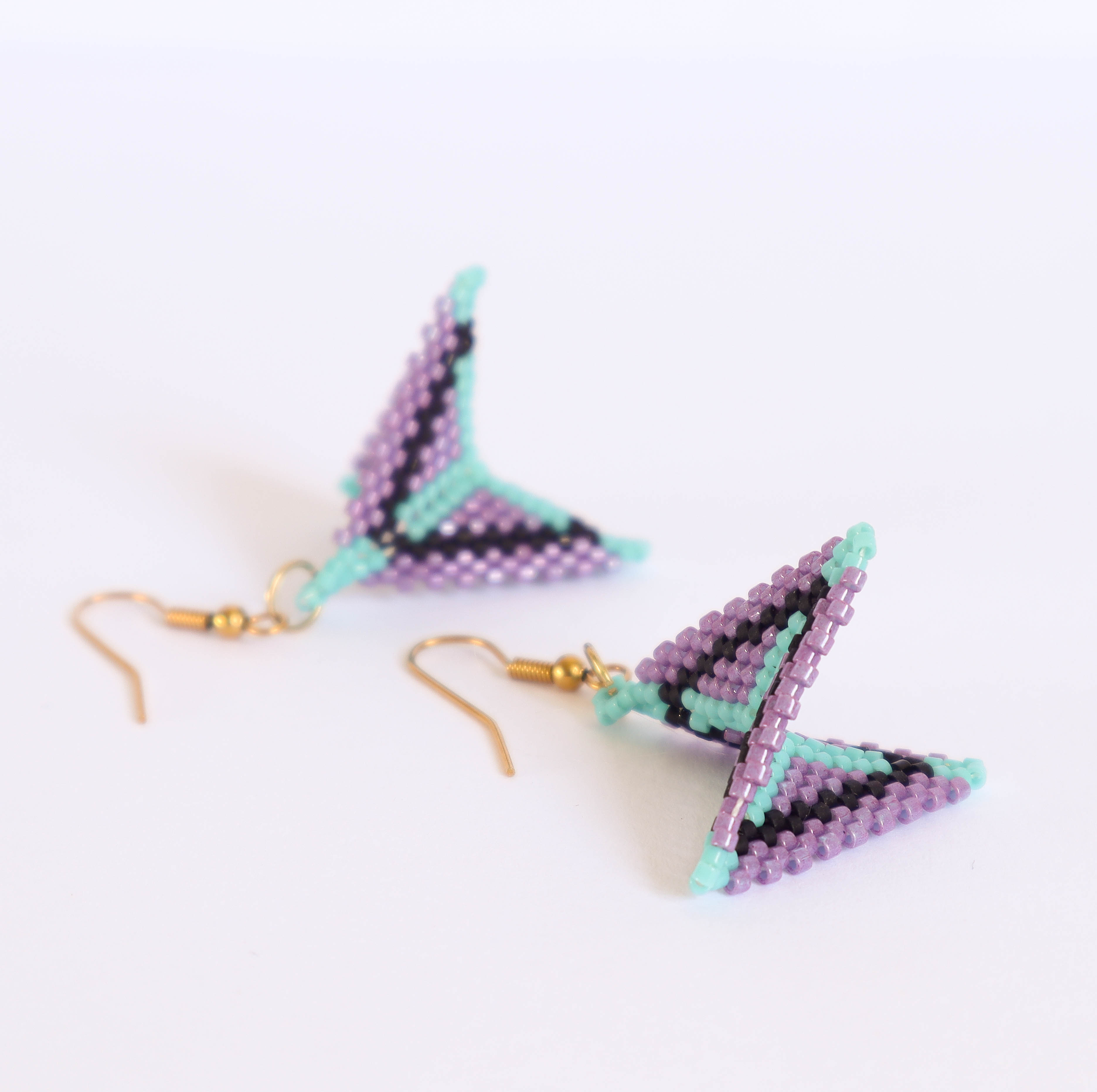 ARETES TRIANGULO CUADRADO