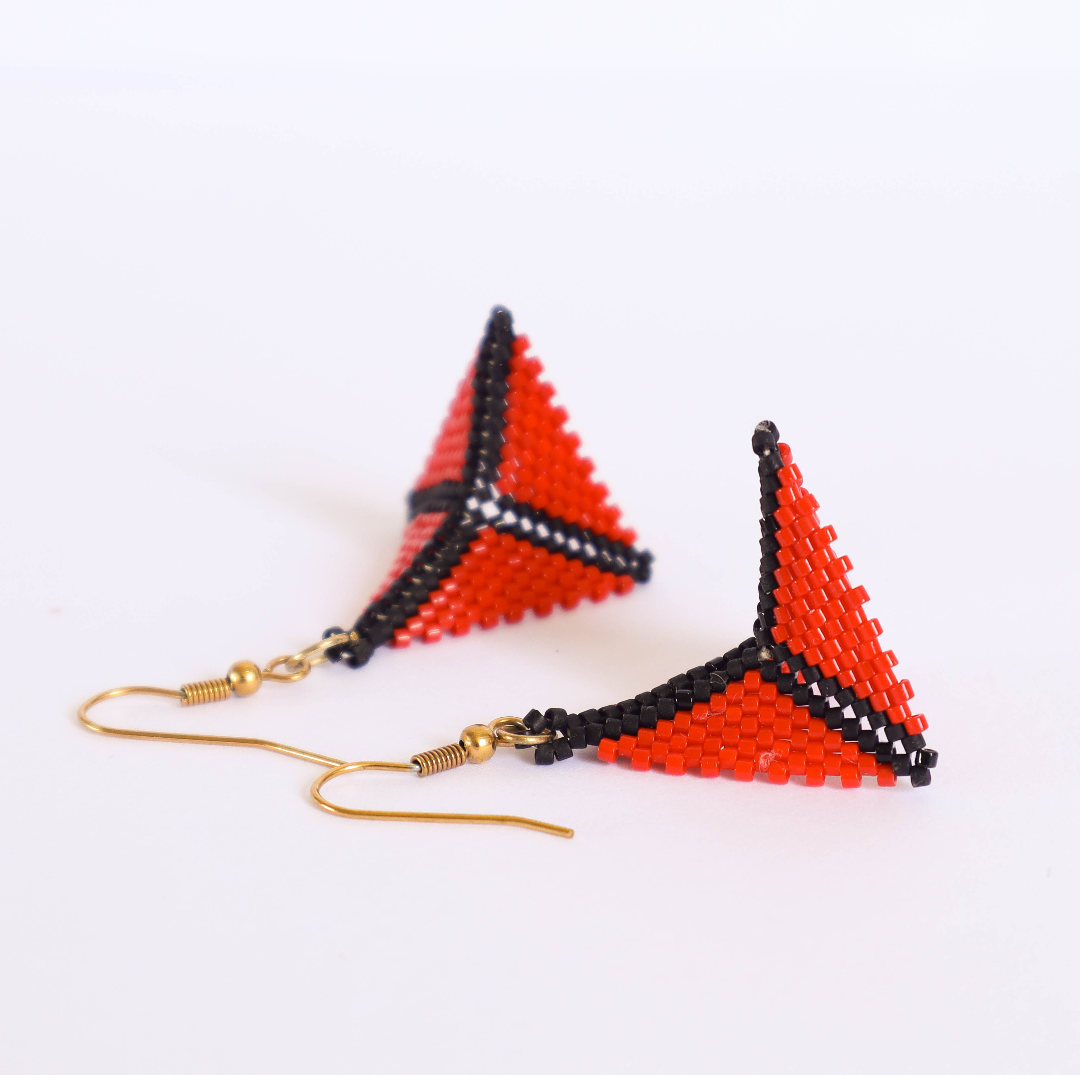ARETES TRIANGULO CUADRADO
