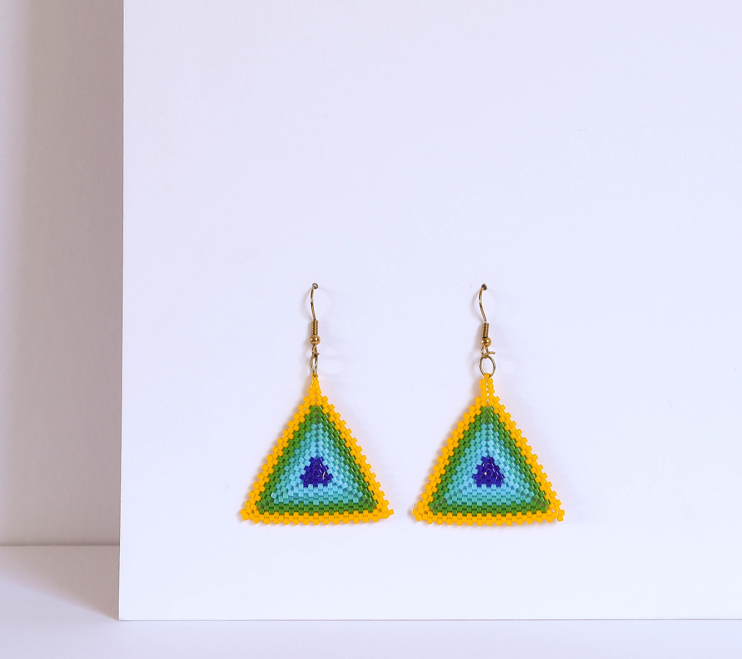 ARETES TRIANGULO